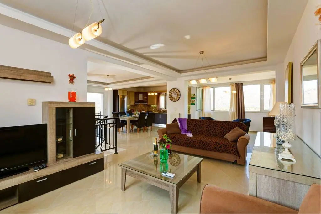Villa Of 250 M² In Crete