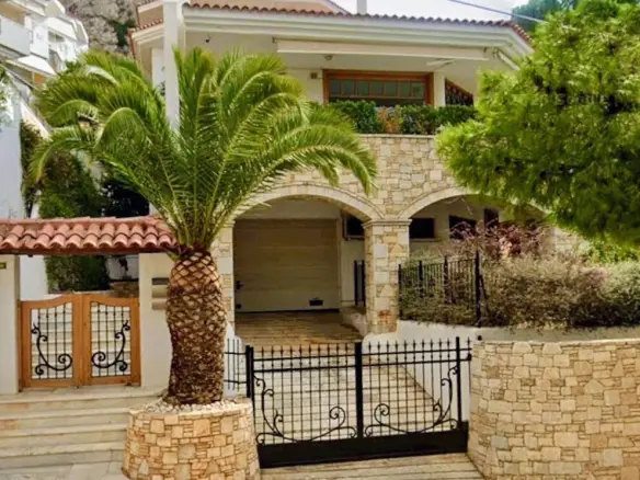 6-bedroom Maisonette In Vouliagmeni, Greece (380 M²)