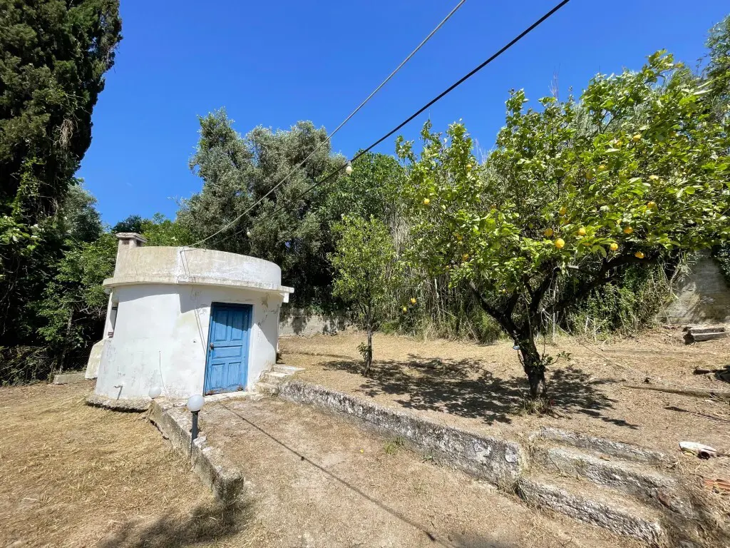Land Of 2130 M² In Corfu