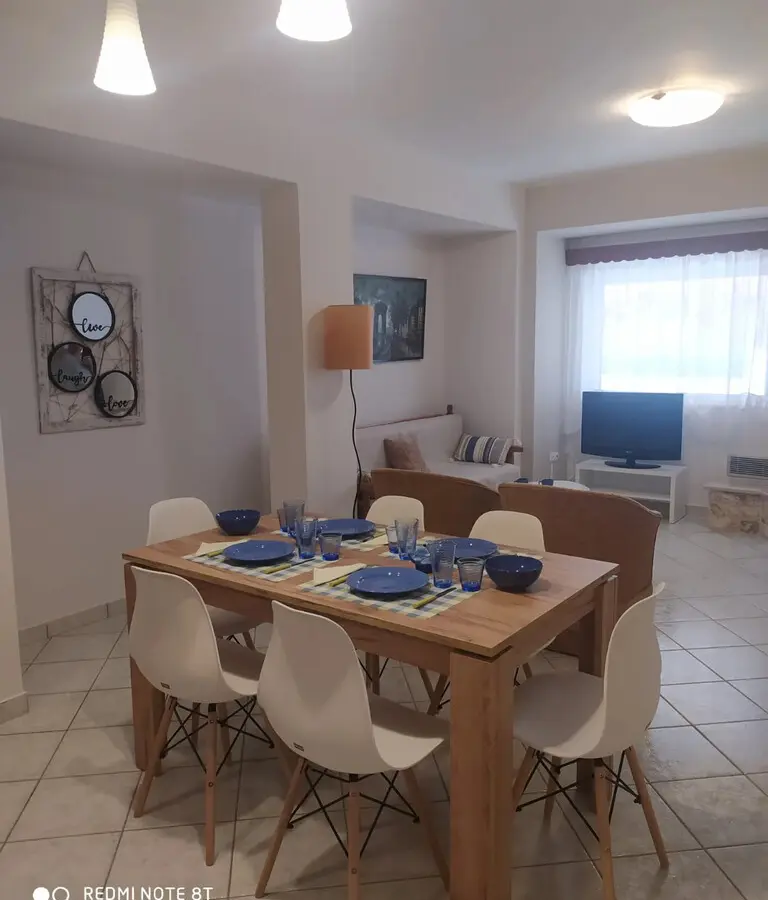 5-bedroom Detached House In Loutraki-perachora, Greece (225 M²)
