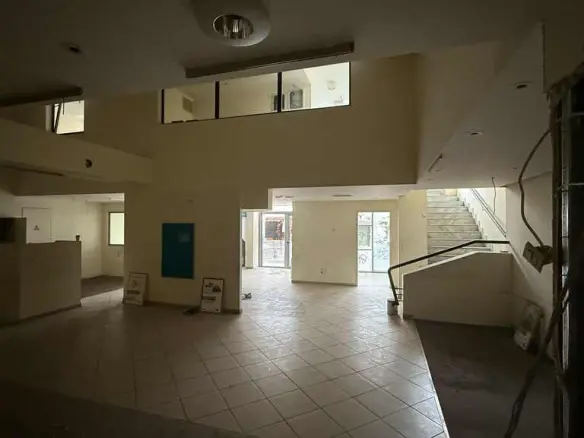 Building In Nikaia, Greece (1.100 M²)