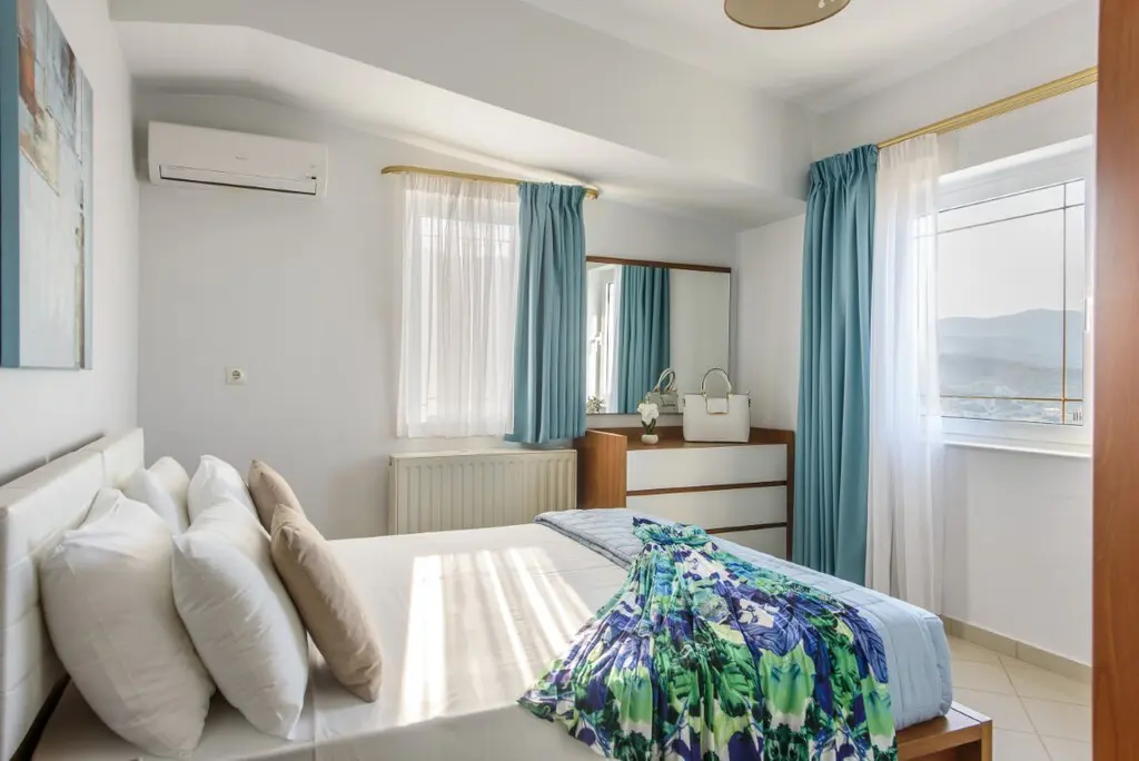 Villa Of 413 M² In Crete