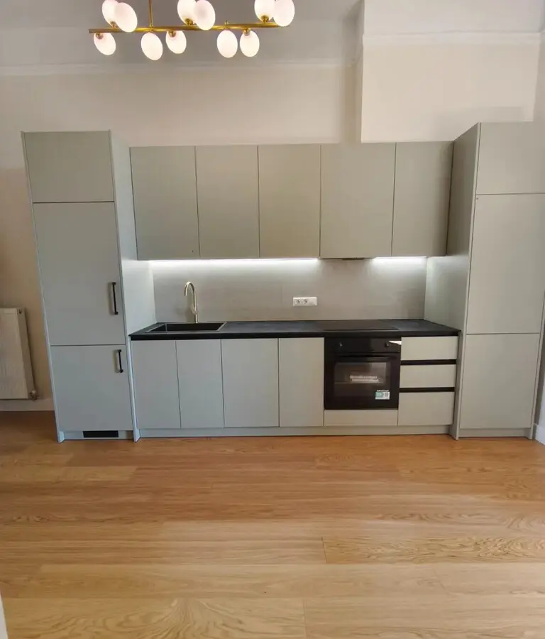 2-bedroom Flat In Center Of Thessaloniki, Greece (78 M²)