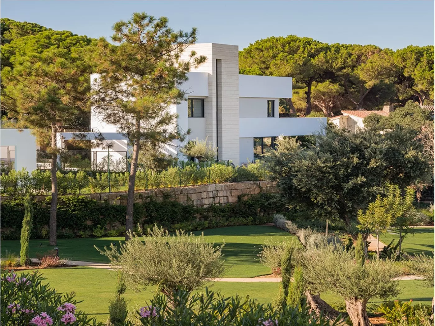 Last Brand-new Contemporary Townhouse Available In La Vera De Marbella