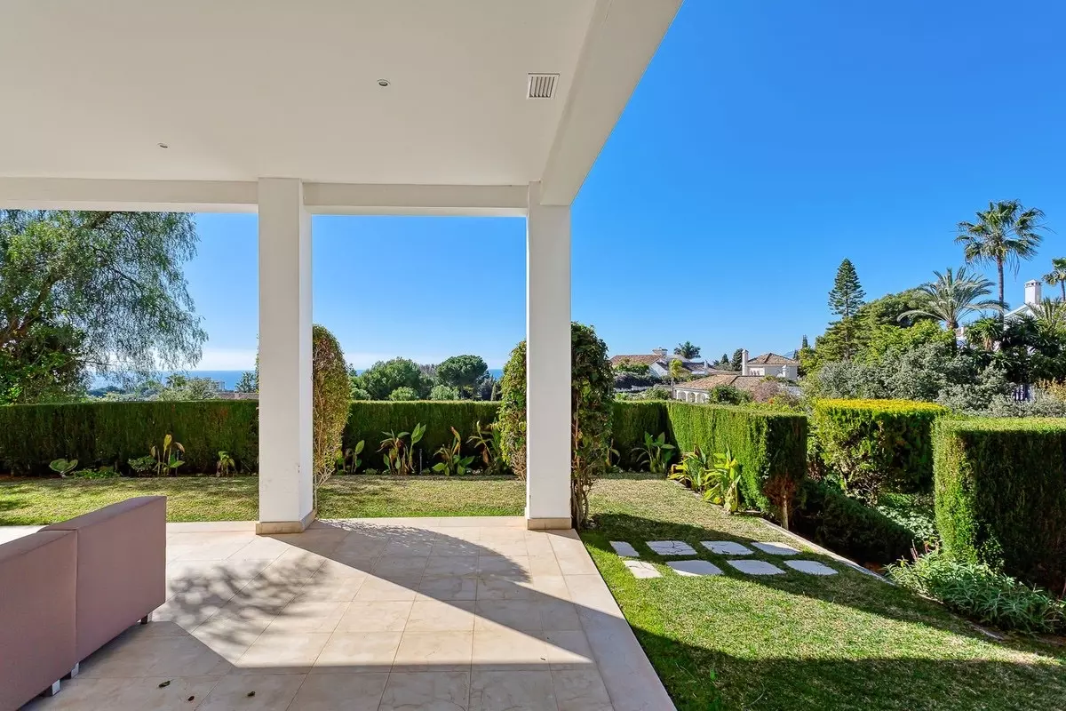 Contemporary Luxury Villa With Sea Views In El Rosario, Marbella East.