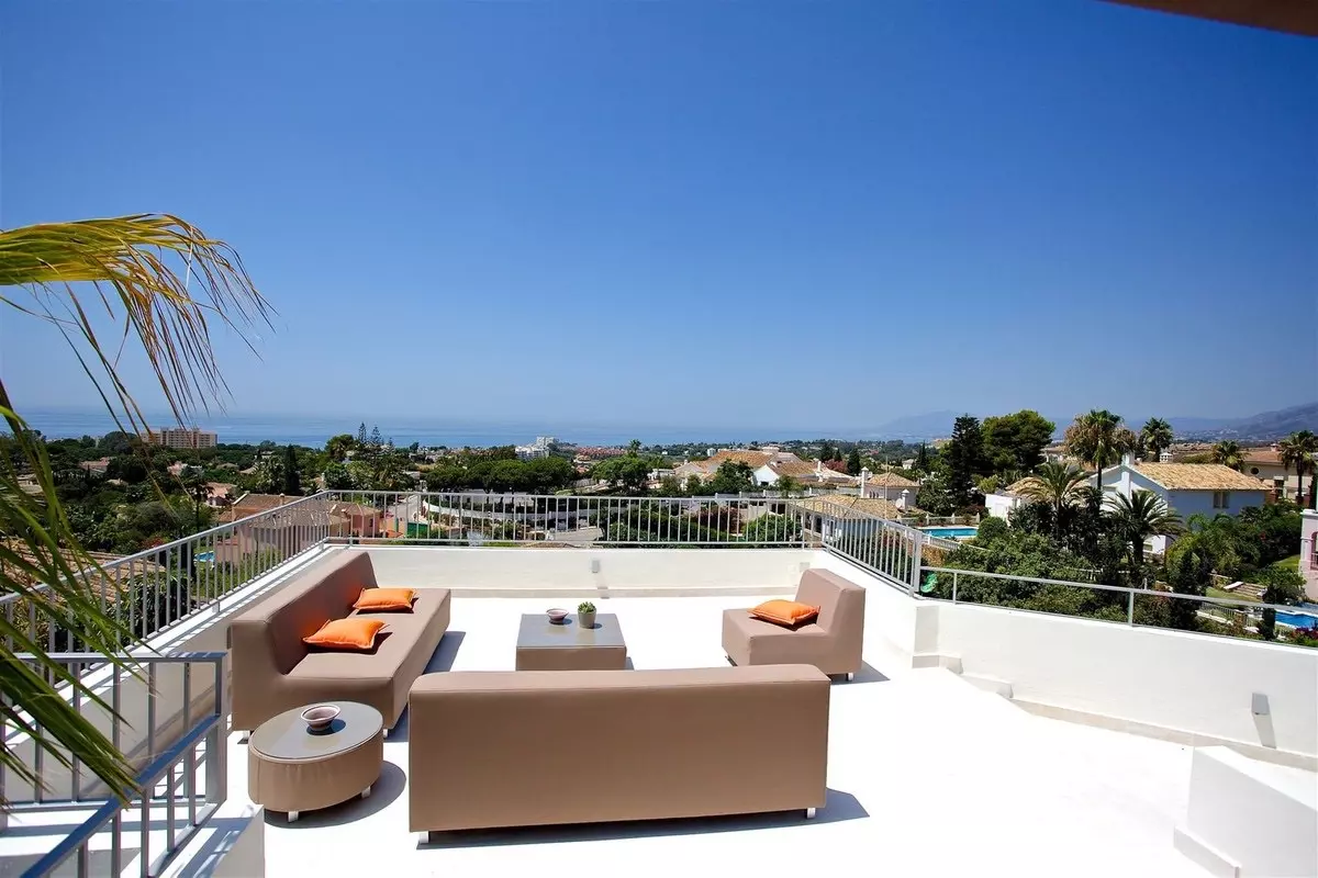 Contemporary Luxury Villa With Sea Views In El Rosario, Marbella East.