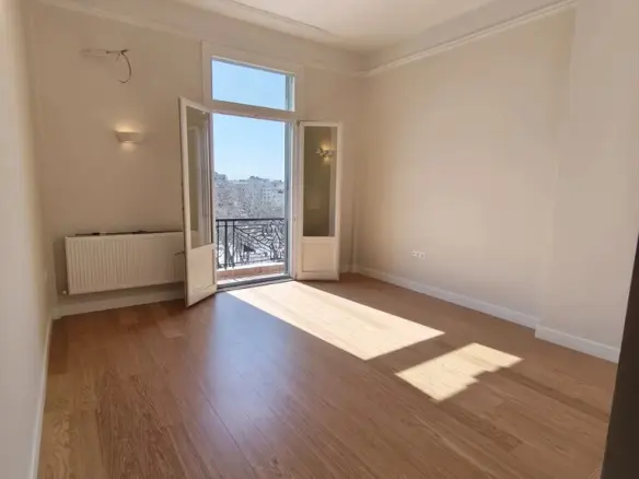 2-bedroom Flat In Center Of Thessaloniki, Greece (78 M²)