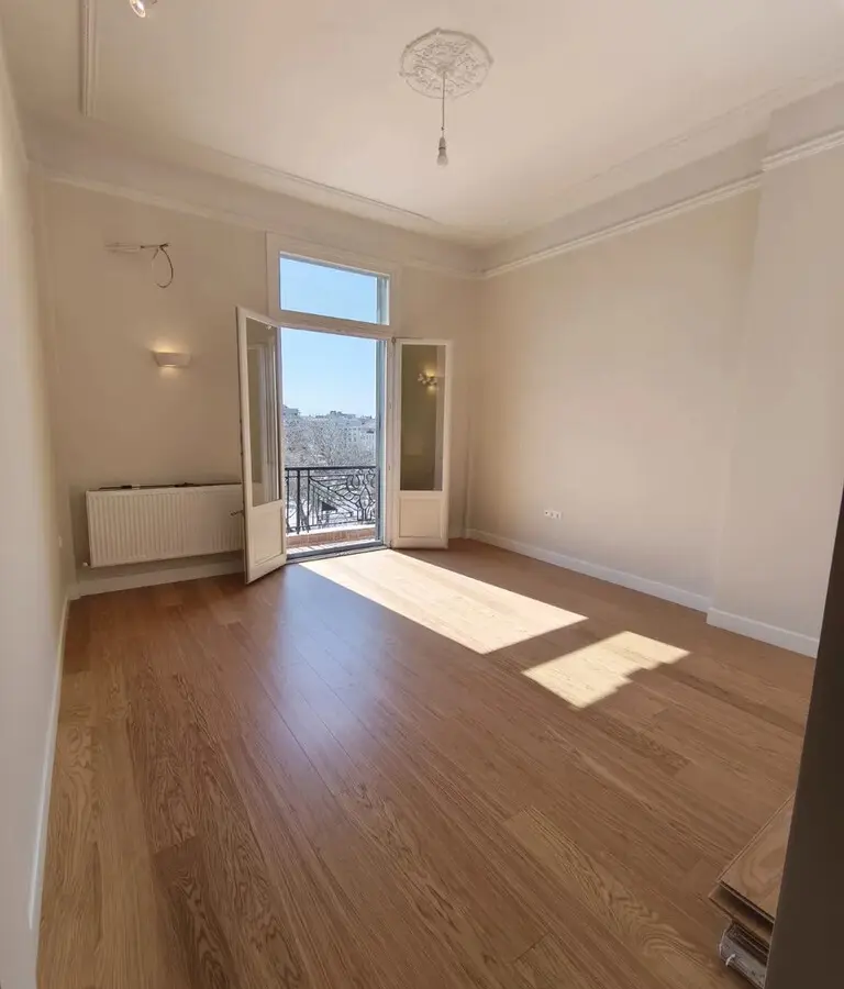 2-bedroom Flat In Center Of Thessaloniki, Greece (78 M²)