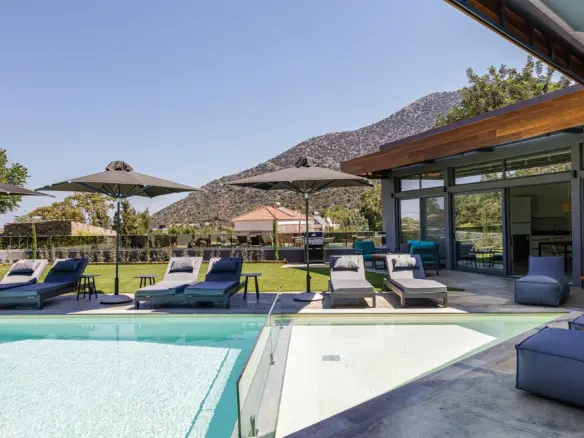 5-bedroom Villa In Geropotamos, Greece (340 M²)