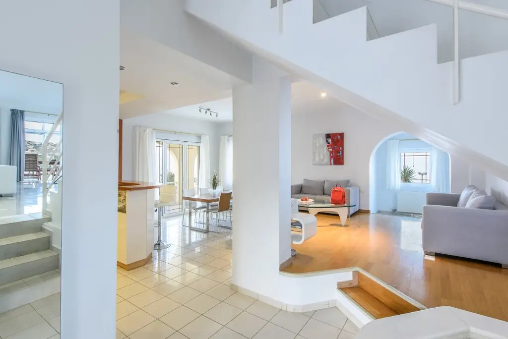 Villa Of 413 M² In Crete
