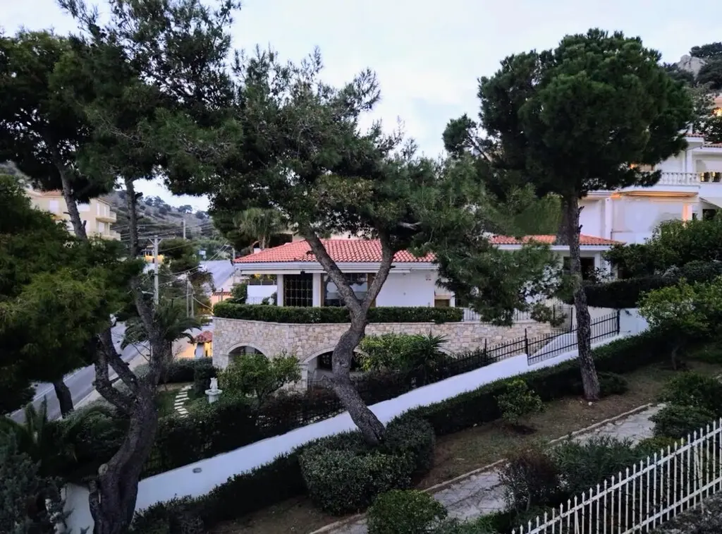 Maisonette Of 380 M² In Athens