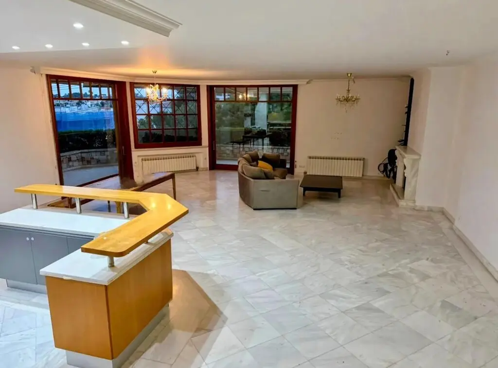 Maisonette Of 380 M² In Athens