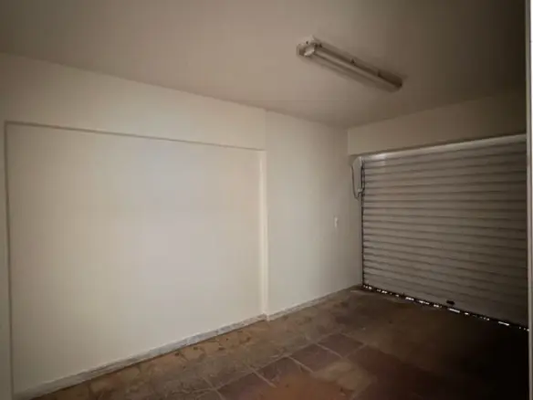 Commercial Property In Aigaleo, Greece (91 M²)