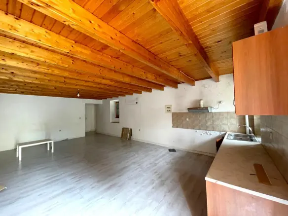 2-bedroom Flat In Corfu, Greece (104 M²)