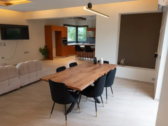 9-bedroom Detached House In Loutraki-perachora, Greece (500 M²)