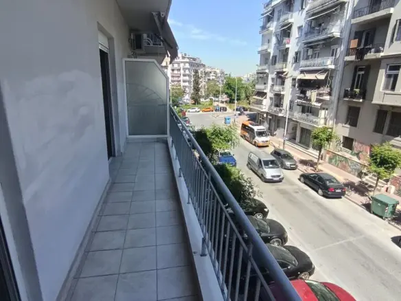 Flat Of 86 M² In Thessaloniki