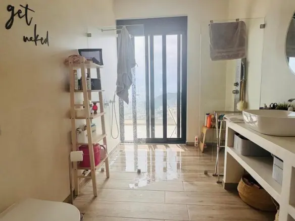 3-bedroom Detached House In Anavissos, Greece (150 M²)