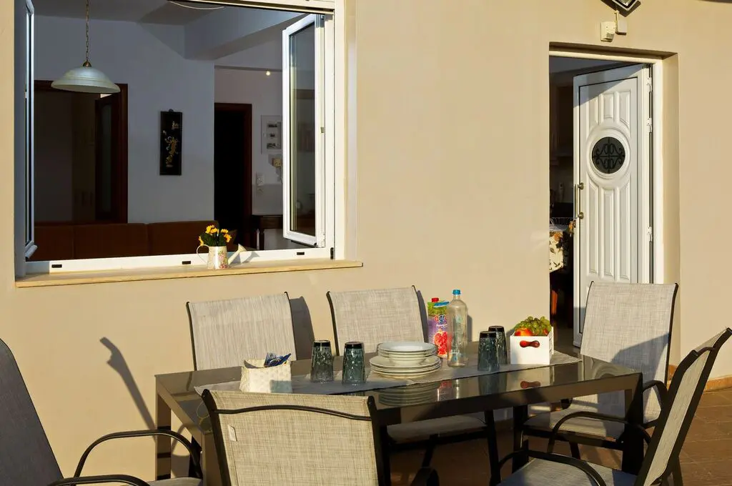 Villa Of 250 M² In Crete