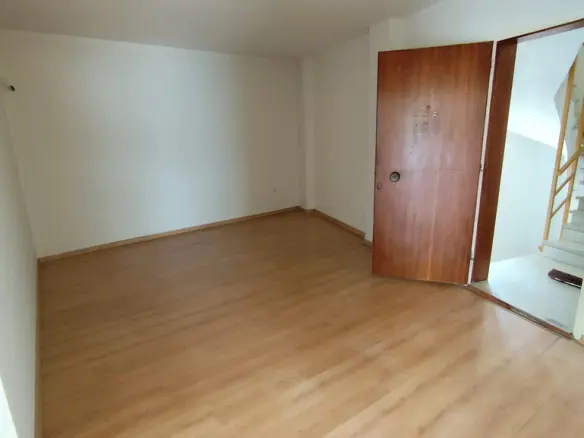2-bedroom Flat In Petroupoli, Greece (100 M²)