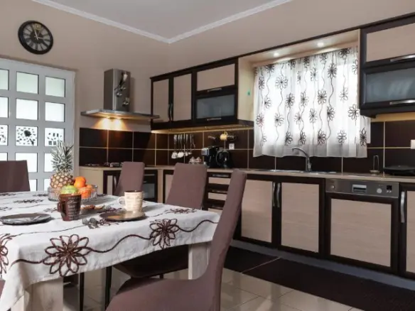 4-bedroom Villa In Mousouroi, Greece (386 M²)