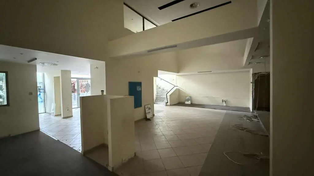 Building Of 1100 M² In Athens