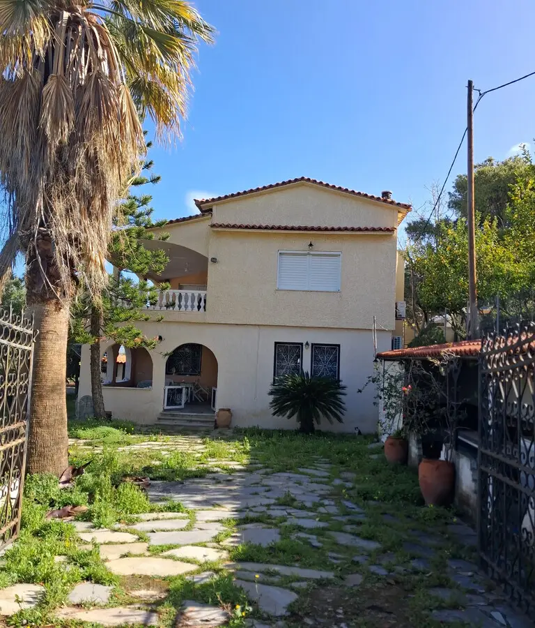 3-bedroom Detached House In Loutraki-perachora, Greece (160 M²)