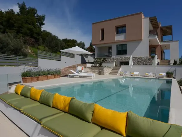 Complex In Kavala, Greece (510 M²)
