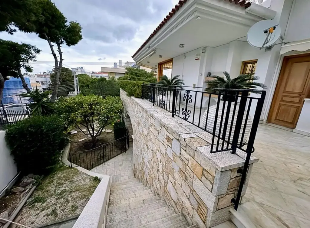 Maisonette Of 380 M² In Athens