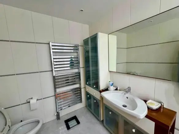 6-bedroom Maisonette In Vouliagmeni, Greece (380 M²)