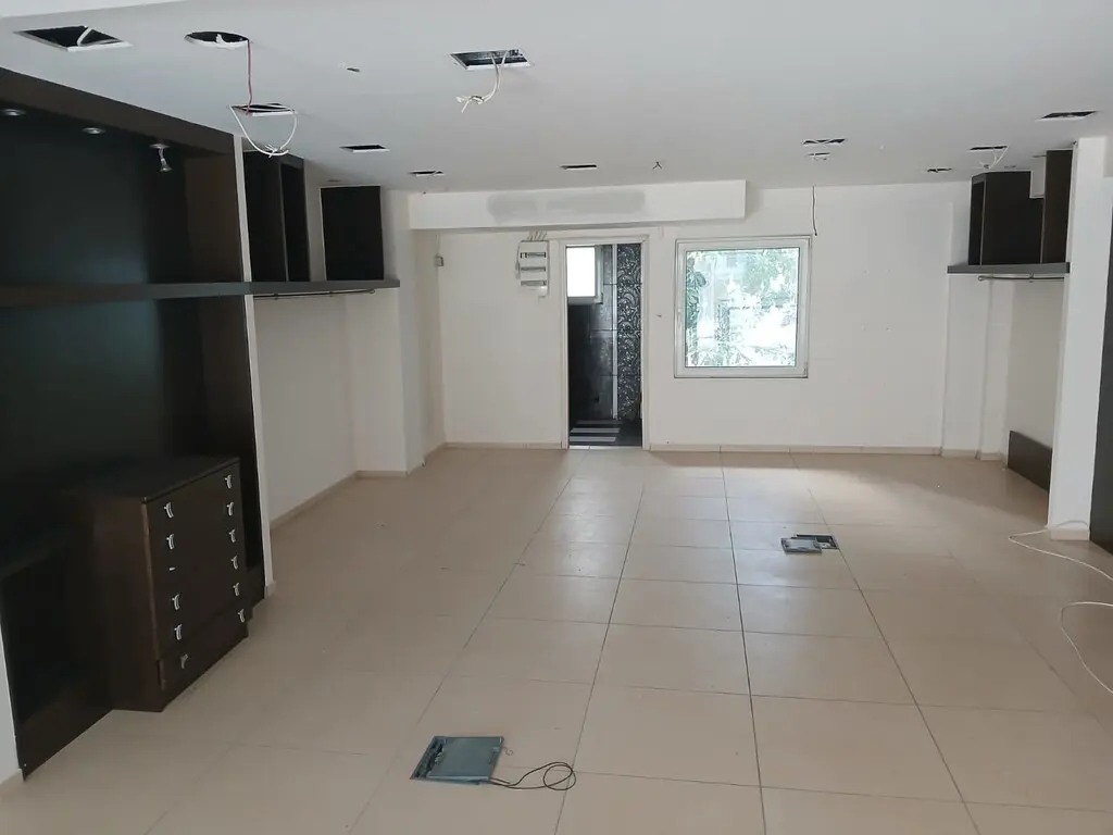 Commercial Property Of 477 M² In Athens
