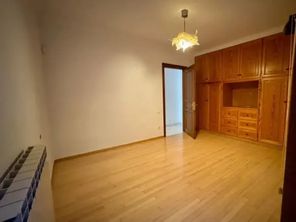 6-bedroom Maisonette In Vouliagmeni, Greece (380 M²)
