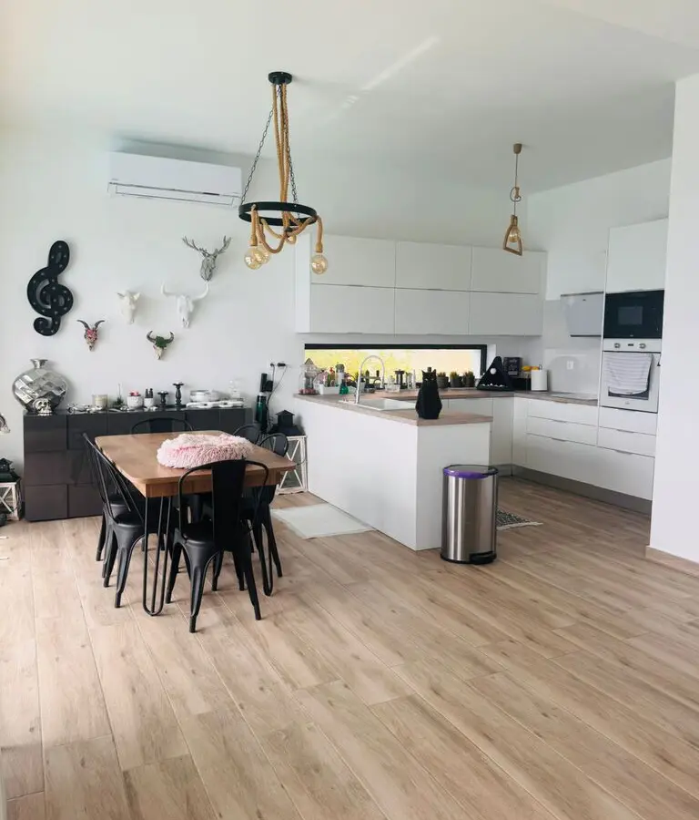 3-bedroom Detached House In Anavissos, Greece (150 M²)