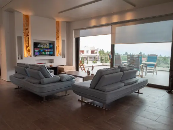 9-bedroom Detached House In Loutraki-perachora, Greece (500 M²)
