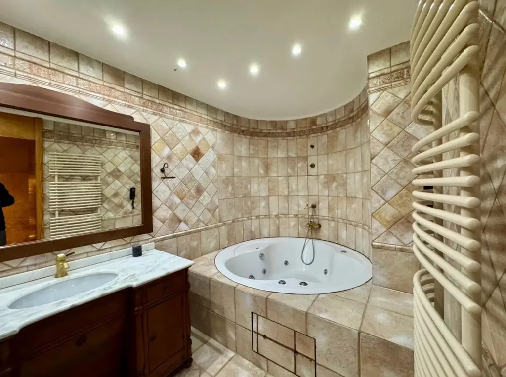 Maisonette Of 380 M² In Athens