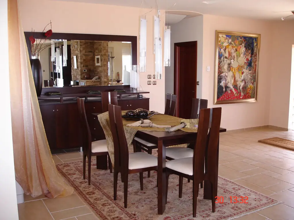 Villa Of 365 M² In The Suburbs Of Thessaloniki