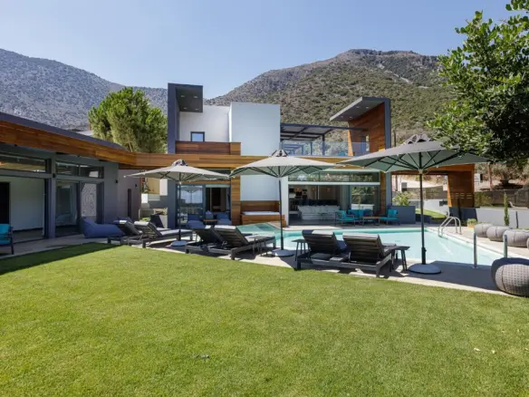 5-bedroom Villa In Geropotamos, Greece (340 M²)