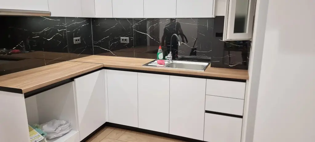 2-bedroom Flat In Kipseli, Greece (78 M²)