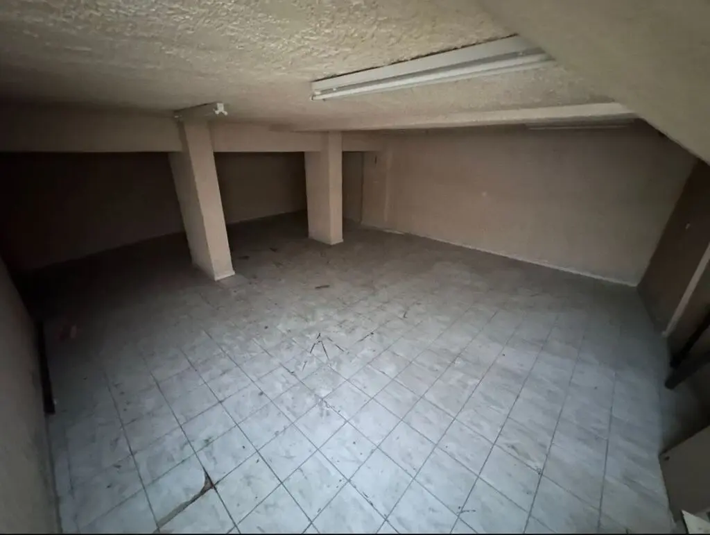 Commercial Property Of 91 M² In Athens
