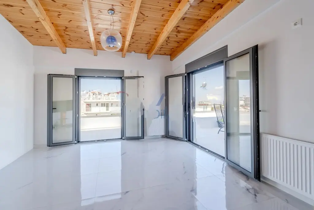 Maisonette Of 136 M² In Athens