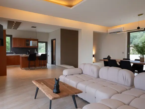 9-bedroom Detached House In Loutraki-perachora, Greece (500 M²)