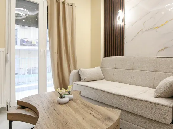 2-bedroom Flat In Center Of Thessaloniki, Greece (49 M²)