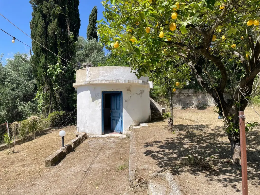 Land Of 2130 M² In Corfu