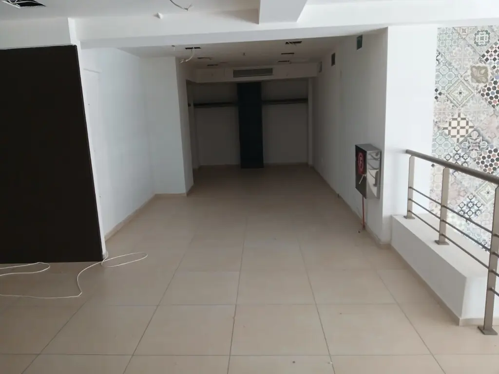 Commercial Property Of 477 M² In Athens