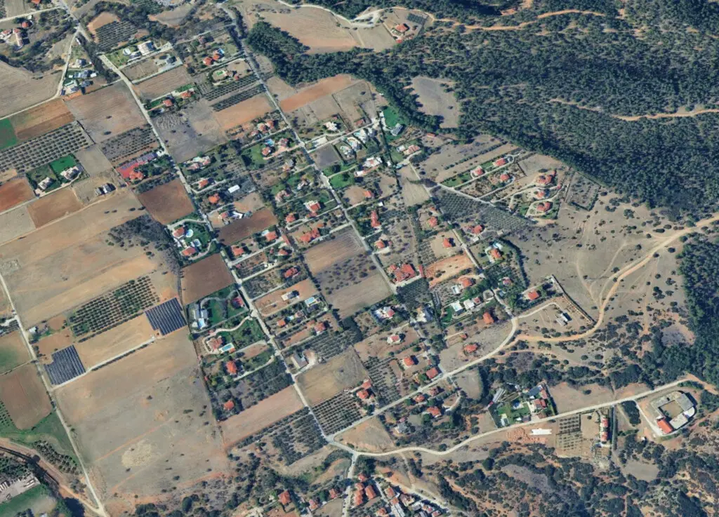 Land Of 4500 M² In The Suburbs Of Thessaloniki
