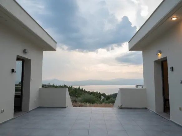 9-bedroom Detached House In Loutraki-perachora, Greece (500 M²)
