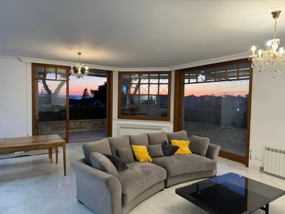 Maisonette Of 380 M² In Athens