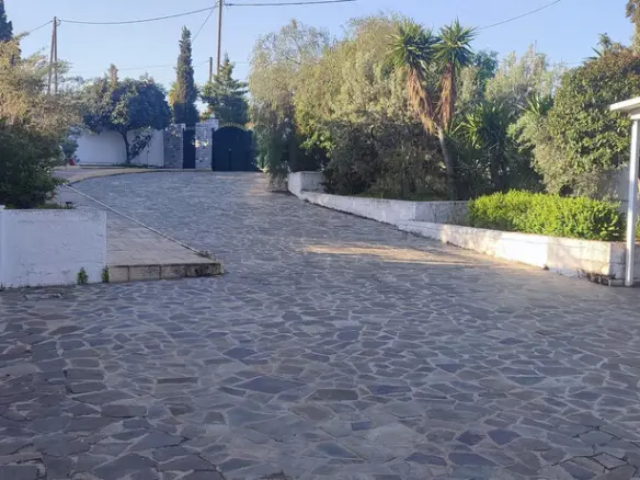 5-bedroom Detached House In Loutraki-perachora, Greece (225 M²)