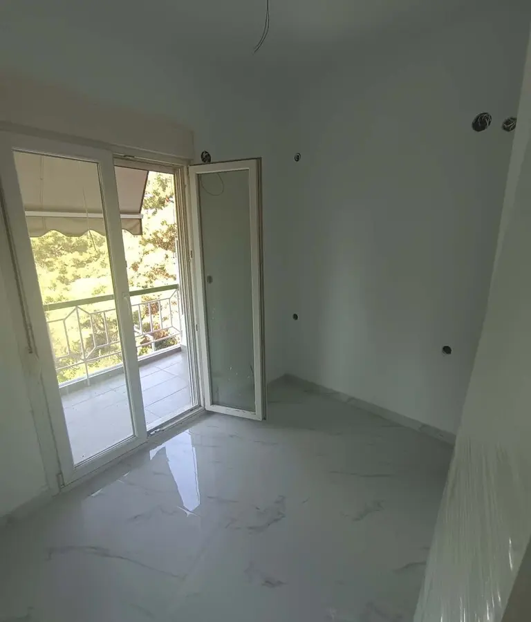 2-bedroom Flat In Pylea, Greece (70 M²)