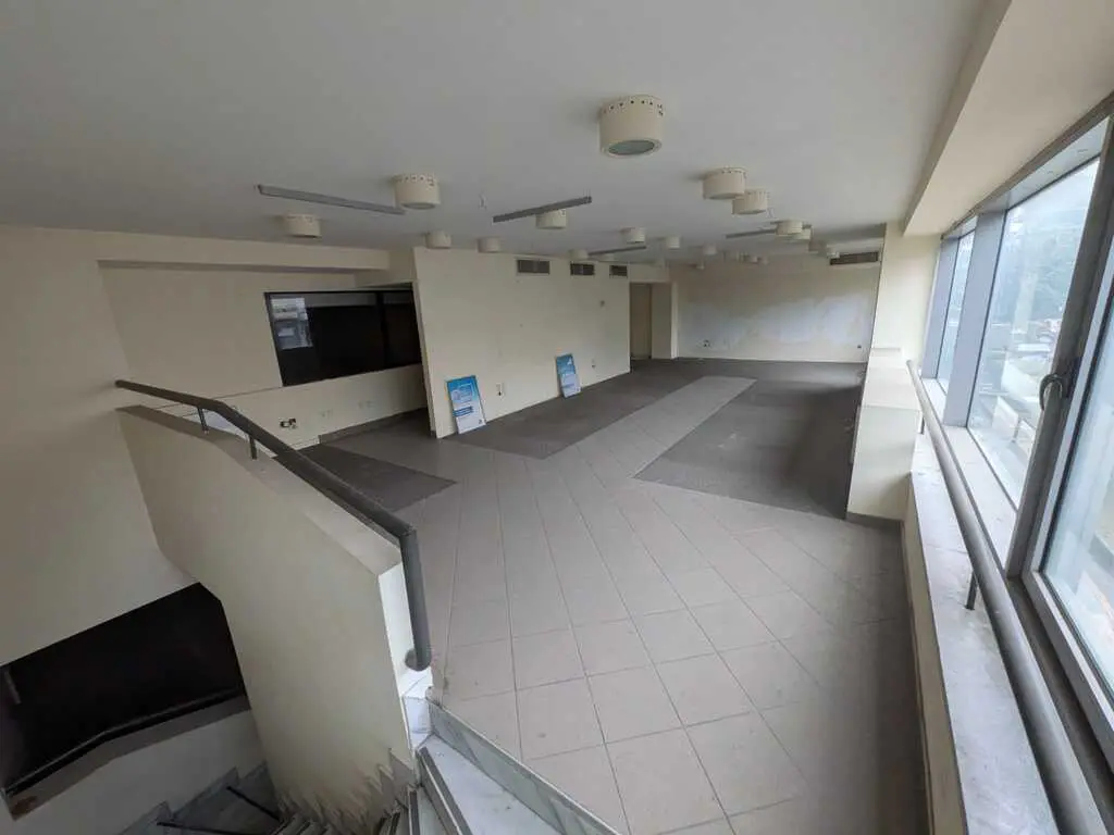 Building Of 1100 M² In Athens
