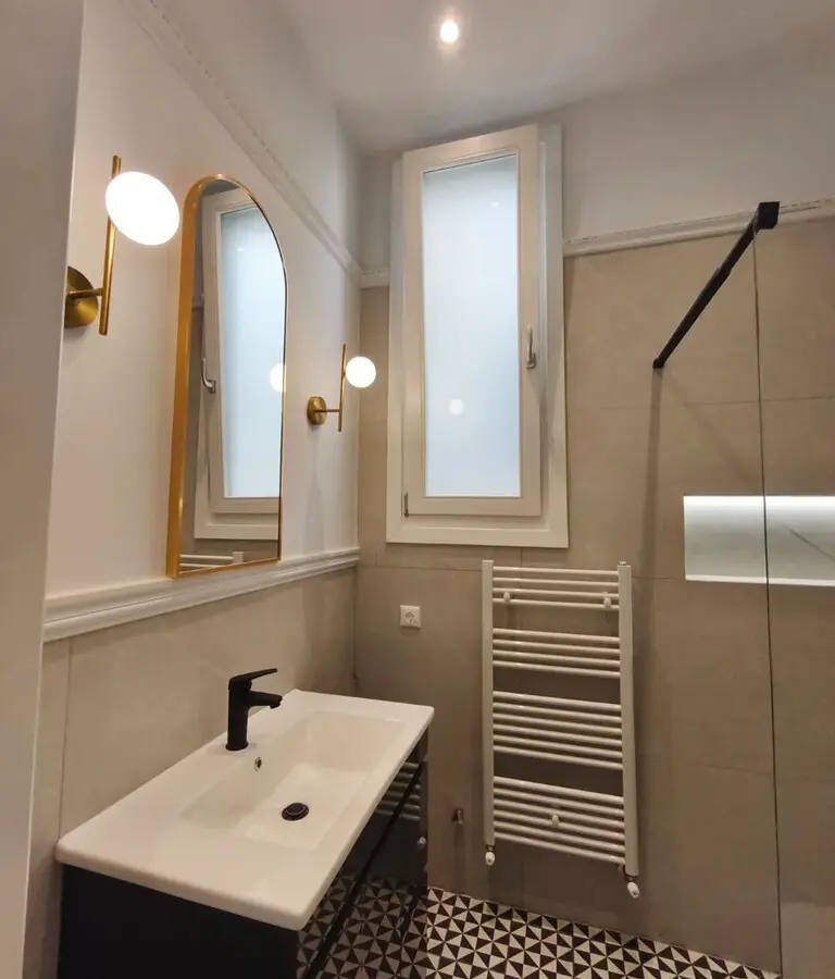 2-bedroom Flat In Center Of Thessaloniki, Greece (78 M²)
